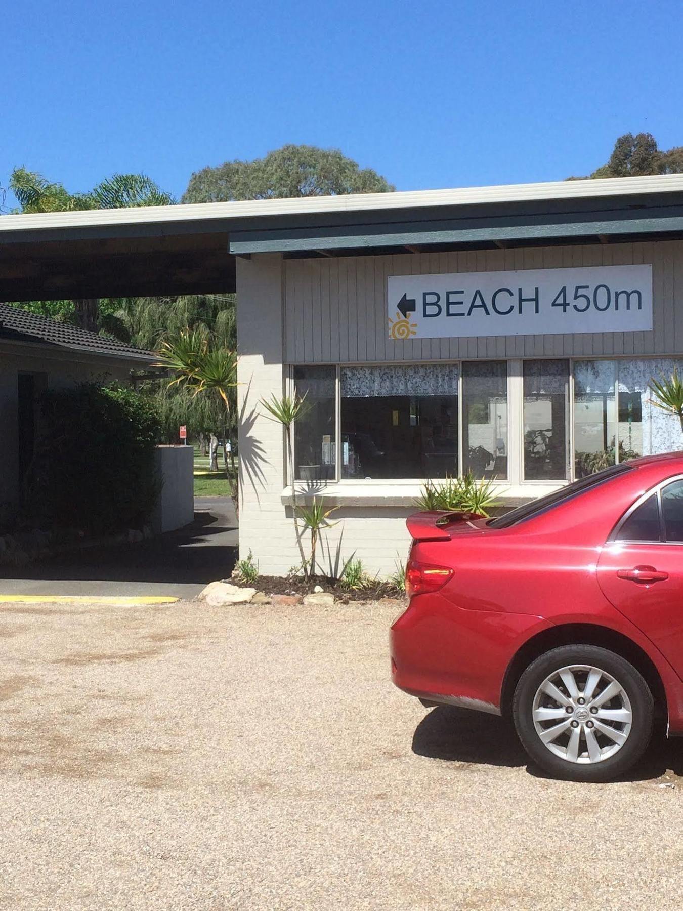 Hanging Rock Family Motel Batemans Bay Exterior photo