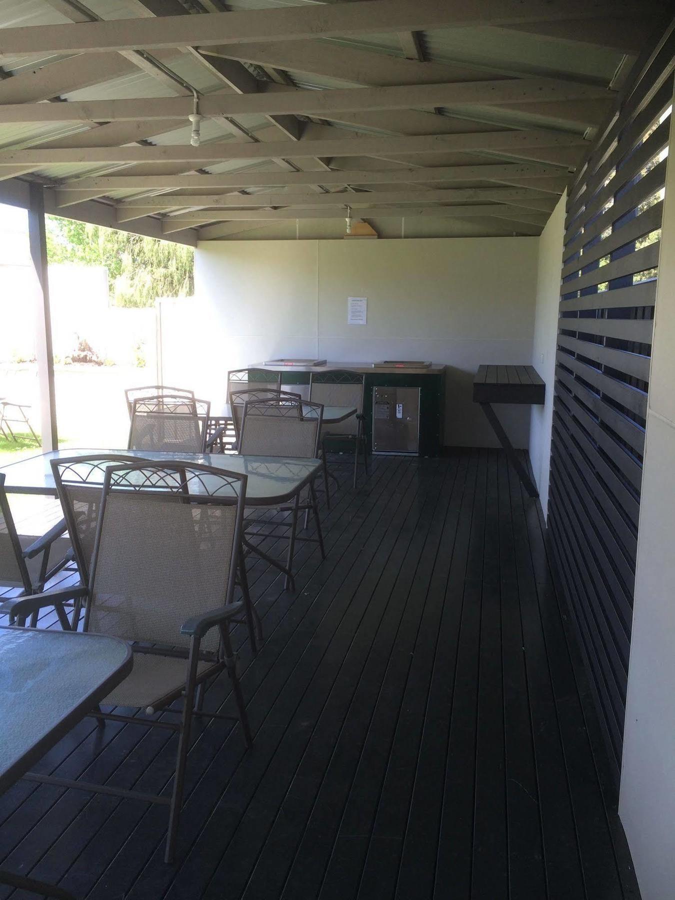 Hanging Rock Family Motel Batemans Bay Exterior photo