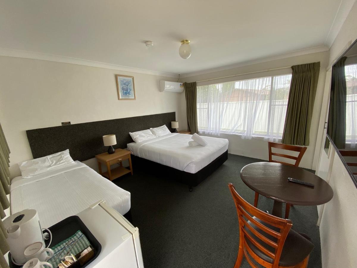 Hanging Rock Family Motel Batemans Bay Exterior photo